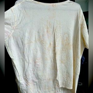 Lulu tshirt. Like new with splatter design
